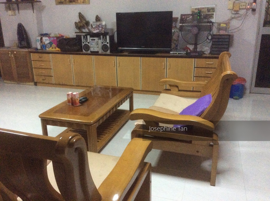 Hougang Avenue 8 thumbnail photo